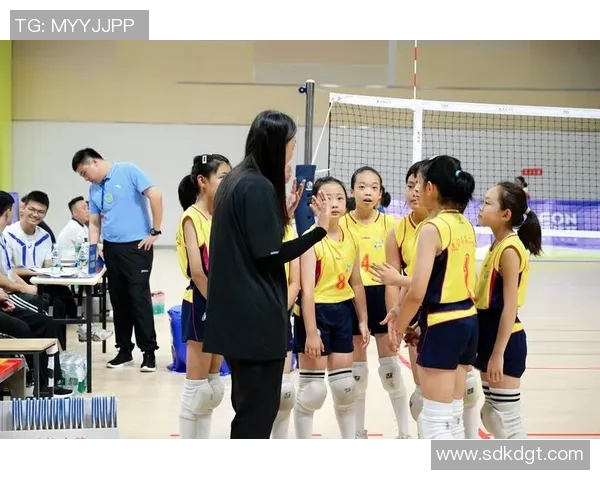 广州排球队状态揭秘：排球巨献背后的训练与挑战分析