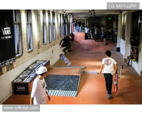 深圳滑板队技术之争引发热议滑板爱好者的不同声音与观点碰撞 深圳滑板队技术之争引发热议滑板爱好者的不同声音与观点碰撞