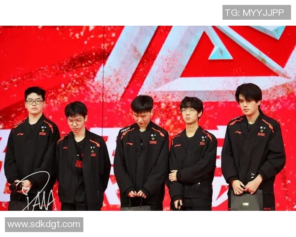 赛后分析EDG与FPX对决中的心理素质与团队表现探讨