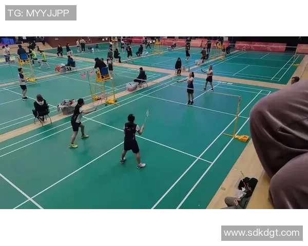 重庆羽毛球队的节奏体系与战术解析：提升竞技水平的关键要素