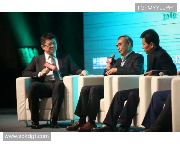 与张芳对话探讨她的足球生涯与未来发展之路 与张芳对话探讨她的足球生涯与未来发展之路