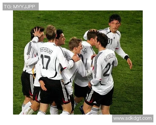 捷克与德国足球对决精彩回顾及比分结果分析 捷克与德国足球对决精彩回顾及比分结果分析