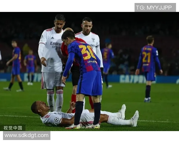 本菲卡与巴萨激情对决CCTV全程直播精彩瞬间不容错过 本菲卡与巴萨激情对决CCTV全程直播精彩瞬间不容错过