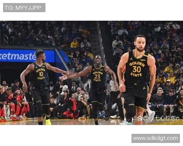 2013年NBA季后赛雷霆与勇士首战精彩回顾与赛后分析 2013年NBA季后赛雷霆与勇士首战精彩回顾与赛后分析