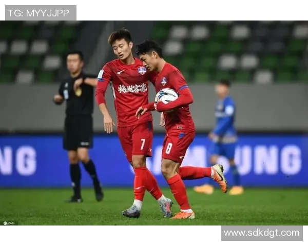 CBA广东队与深圳队半决赛激战正酣谁能晋级总决赛争夺冠军荣耀