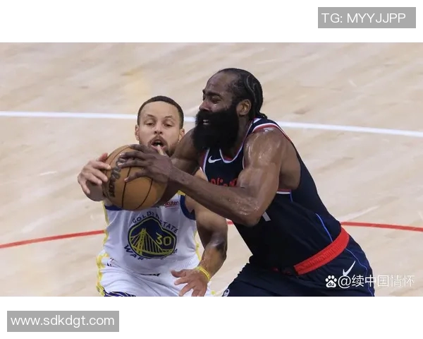 火箭与勇士激战5月23日NBA季后赛精彩对决引发球迷热议