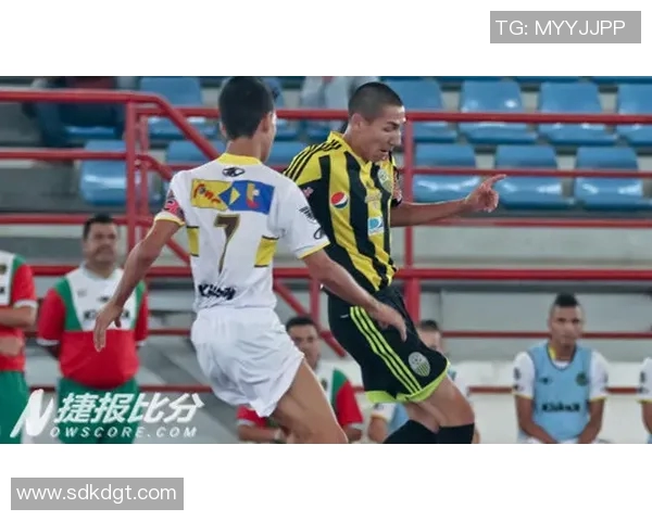 飓风与亚松森自由的激烈对决揭示足球战术与团队精神的较量 飓风与亚松森自由的激烈对决揭示足球战术与团队精神的较量