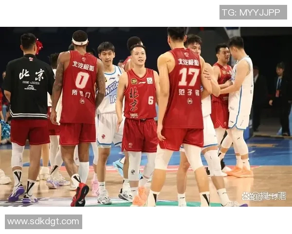 CBA联赛精彩对决北京队与新疆队激烈角逐圆满结束