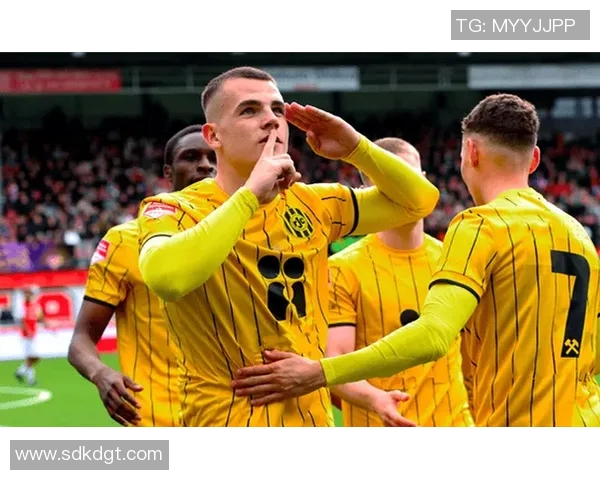 前进鹰与罗达JC激战正酣谁能在赛场上笑到最后