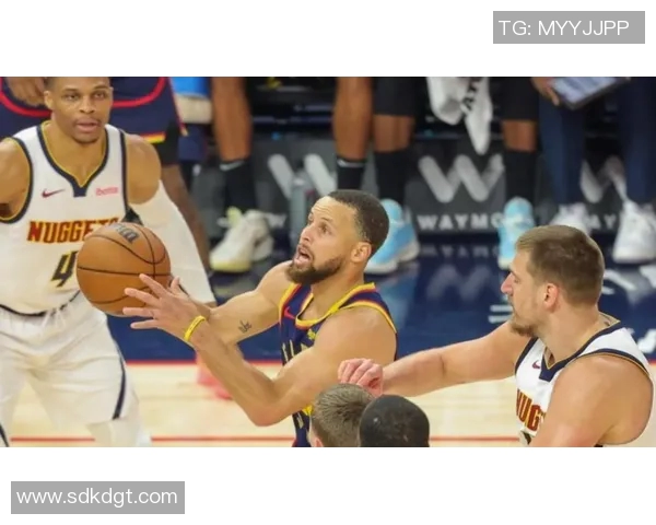 勇士与火箭激战5月27日NBA季后赛精彩对决引发球迷热议