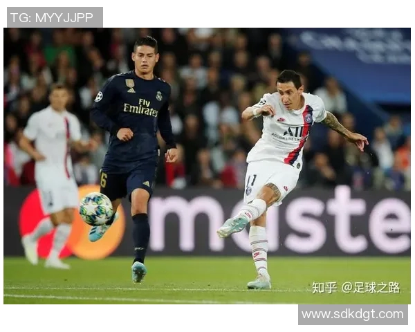 成都足球队区域防守创新探索与战术演变全景分析